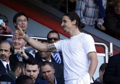 Παρί Σεν Ζερμέν: Ο... άχαρος ρόλος του Ιμπραΐμοβιτς (photos+video)