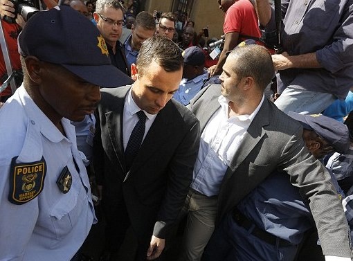 Όσκαρ Πιστόριους: «Η Ρίβα πέθανε στα χέρια μου» (photos+videos)