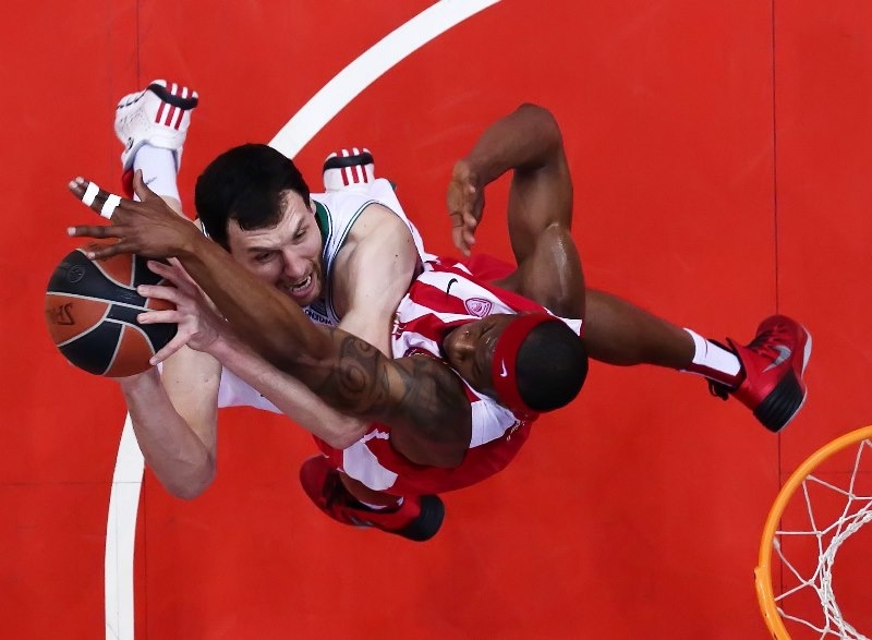 Ολυμπιακός: Ο τραυματισμός του Πέτγουεϊ (photos)