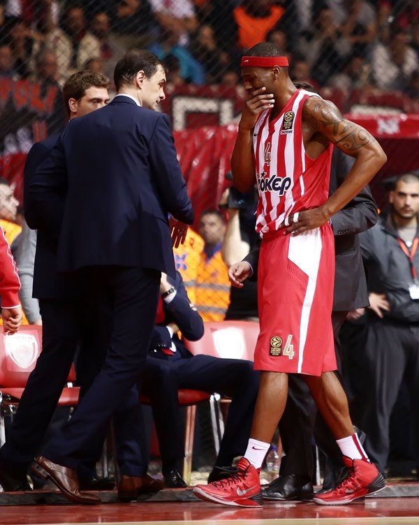 Ολυμπιακός: Ο τραυματισμός του Πέτγουεϊ (photos)