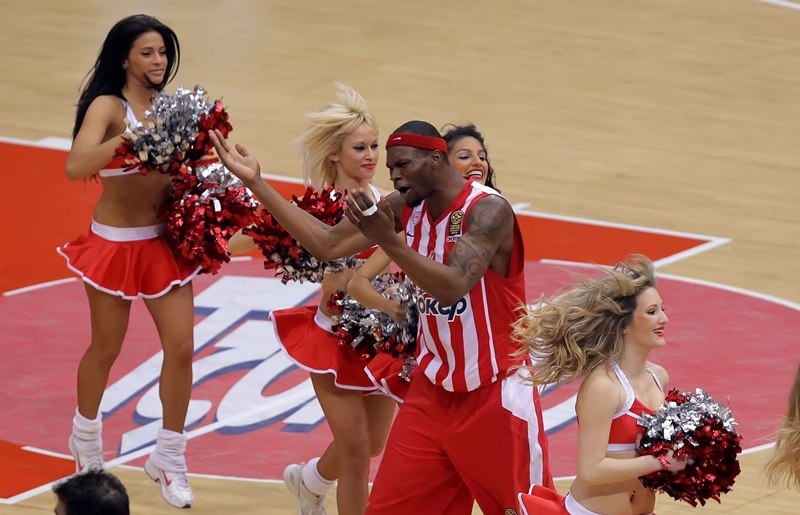 Ολυμπιακός: Ο τραυματισμός του Πέτγουεϊ (photos)