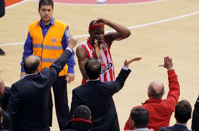 Ολυμπιακός: Ο τραυματισμός του Πέτγουεϊ (photos)