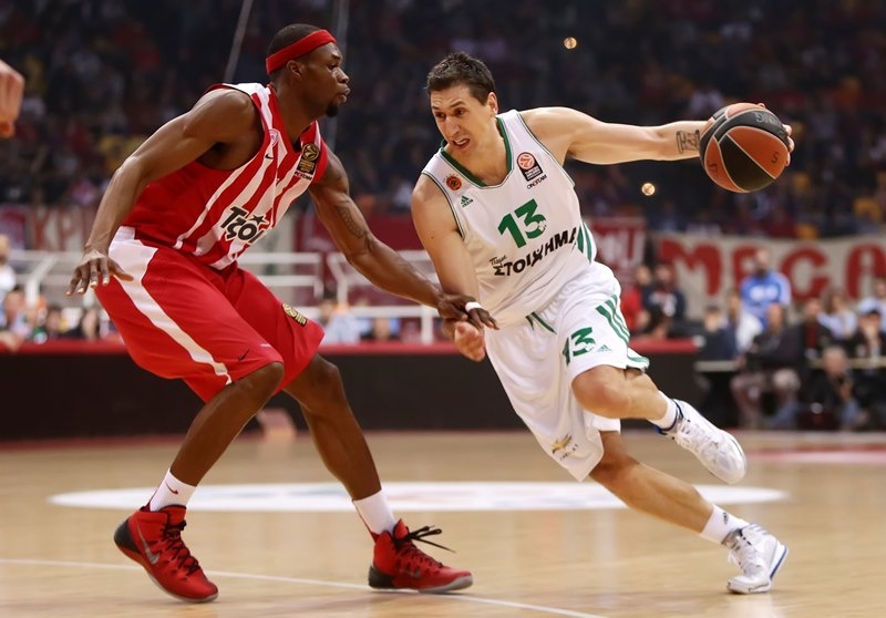 Ολυμπιακός: Ο τραυματισμός του Πέτγουεϊ (photos)