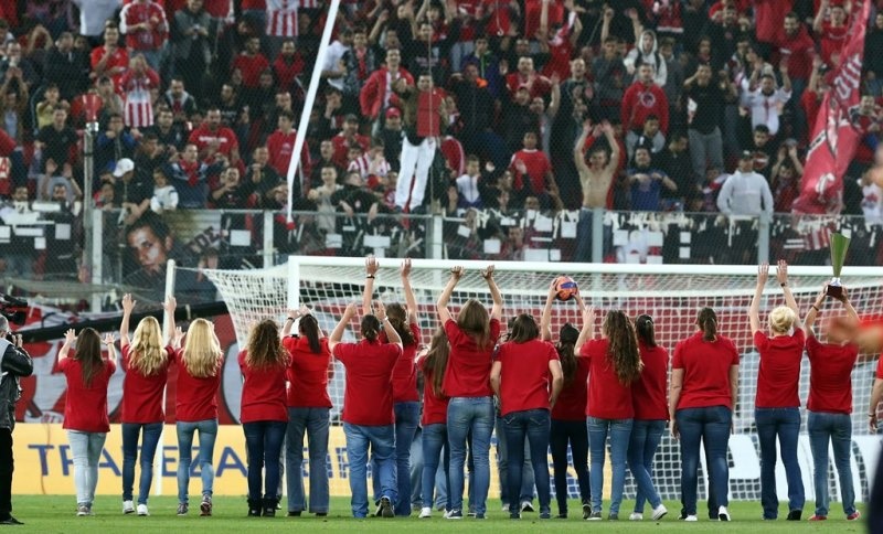Ολυμπιακός: Αποθεώθηκαν στη φιέστα οι «Ευρωπαίες» (photos)