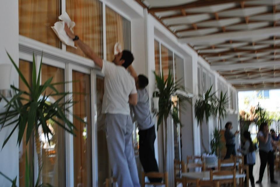 Κολοσσός Ρόδου: Ξέρουν και από ψάρεμα και από τζάμια! (photos)
