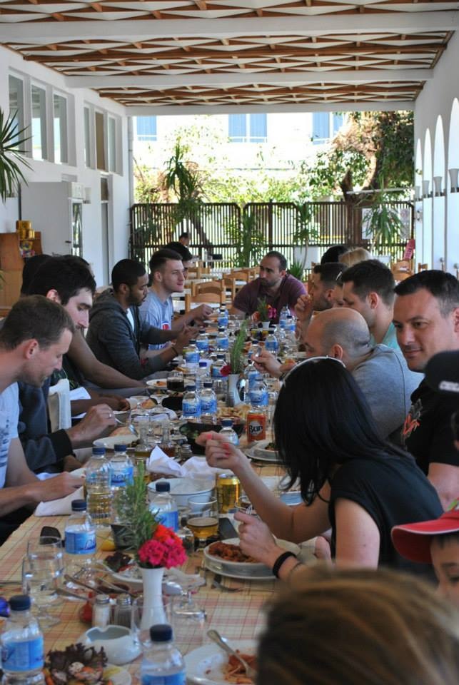 Κολοσσός Ρόδου: Ξέρουν και από ψάρεμα και από τζάμια! (photos)