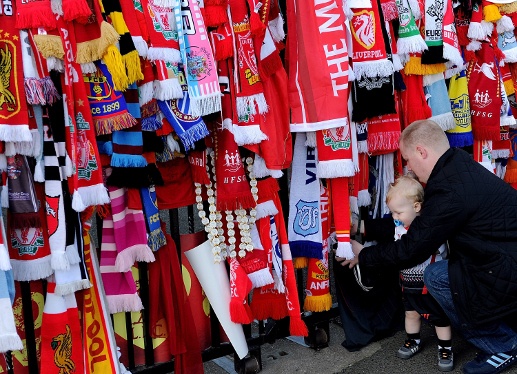 Λίβερπουλ: Συγκίνηση στο μνημόσυνο για το Χίλσμπορο (photos+videos)