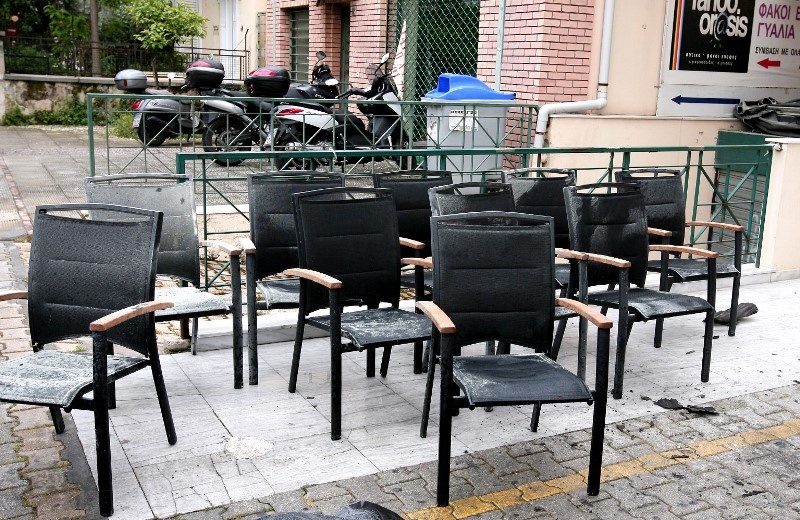 ΠΑΟΚ: Η επίθεση στο μαγαζί του Τζαβέλλα (photos)