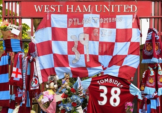 Γουέστ Χαμ: Απέσυρε το «38» του Τομπίδη (photos)