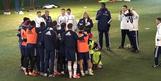 Τσέλσι: Έπαιξαν με 8χρονους! (photos+video)
