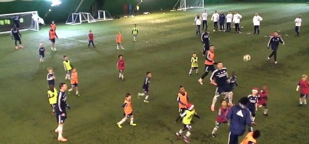 Τσέλσι: Έπαιξαν με 8χρονους! (photos+video)