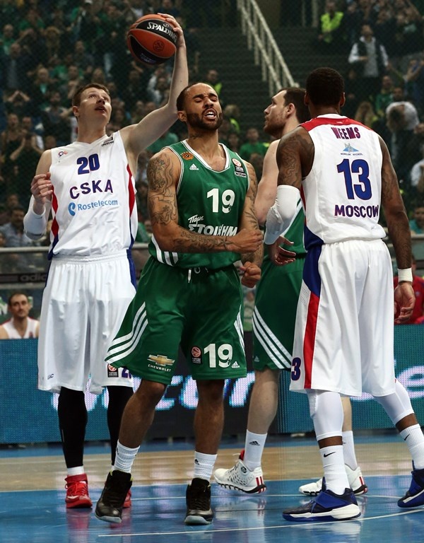 Παναθηναϊκός: Σκίστηκαν τα παπούτσια του Ράιτ! (photos+tweet)