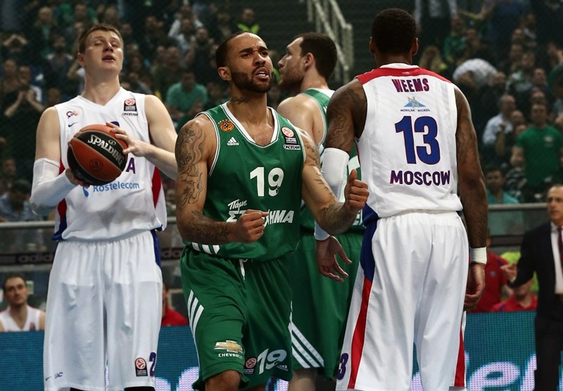 Παναθηναϊκός: Σκίστηκαν τα παπούτσια του Ράιτ! (photos+tweet)