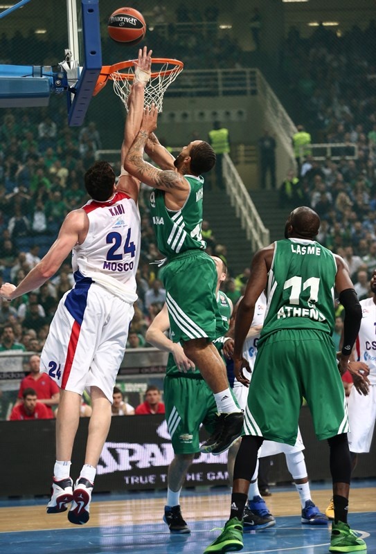 Παναθηναϊκός: Σκίστηκαν τα παπούτσια του Ράιτ! (photos+tweet)