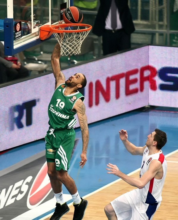 Παναθηναϊκός: Σκίστηκαν τα παπούτσια του Ράιτ! (photos+tweet)