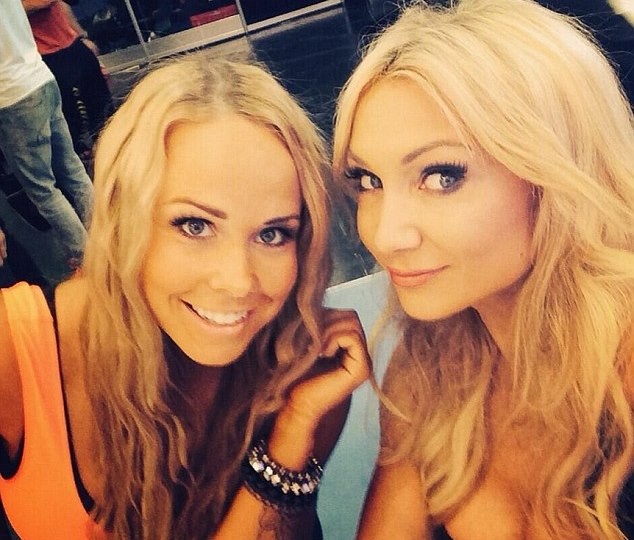 Αγγλία: Σε διαγωνισμό μπικίνι σέξι γυναίκα παίκτη (photos+video)