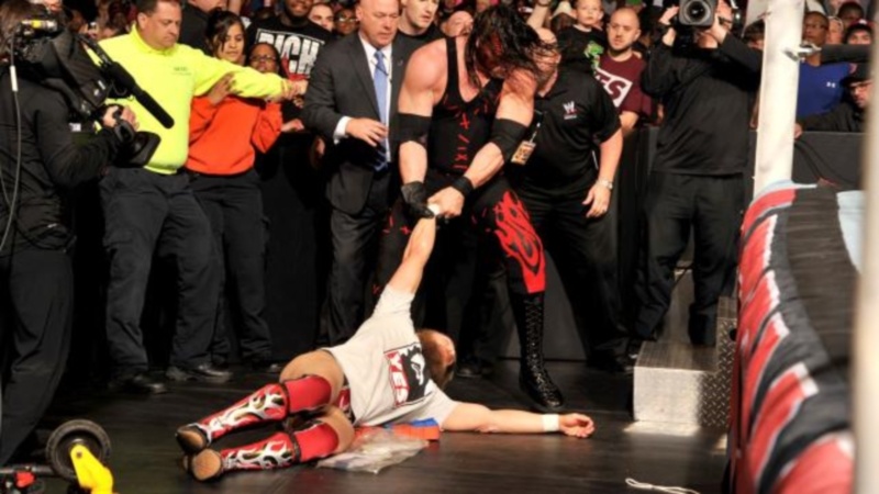 Raw SuperShow: Απτόητος ο Cena (photos+videos)