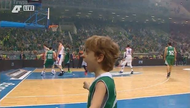 Ο πανηγυρισμός του πιτσιρικά που… σαρώνει! (video+photo)