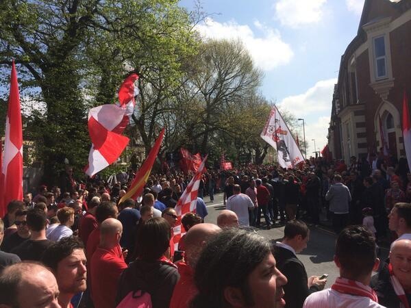 Λίβερπουλ: Πανικός στους δρόμους του «Άνφιλντ» (photos+videos)