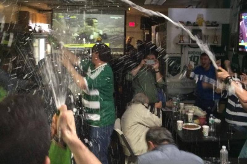 Σαμπάνιες για την κούπα στην Αμερική (photos)