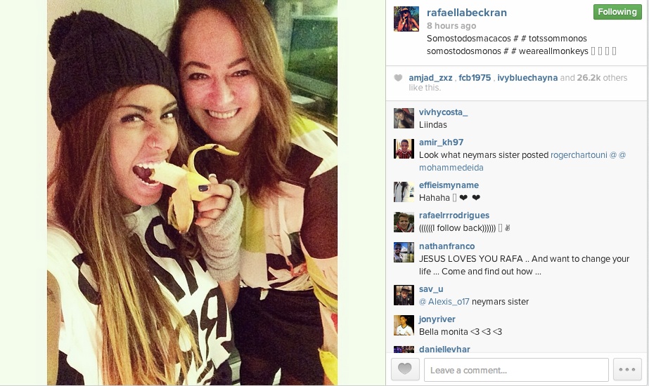 Ντάνι Άλβες: Τους έκανε να τρώνε όλοι μπανάνες! (photos+video)