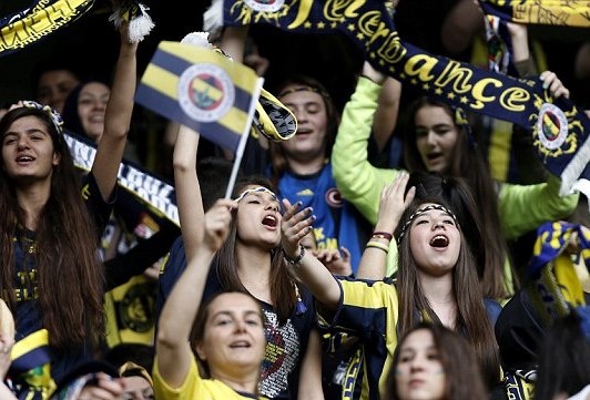 Φενέρμπαχτσε: Αποθέωση από 50.000 γυναίκες και παιδιά! (photos+videos)