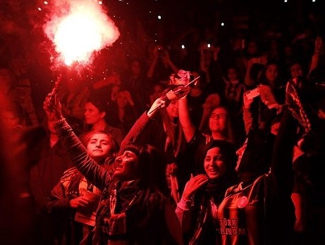 Φενέρμπαχτσε: Αποθέωση από 50.000 γυναίκες και παιδιά! (photos+videos)
