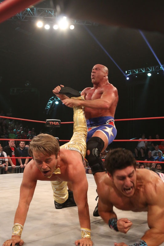 TNA Sacrifice: Παρέμεινε πρωταθλητής ο Young (photos+videos)