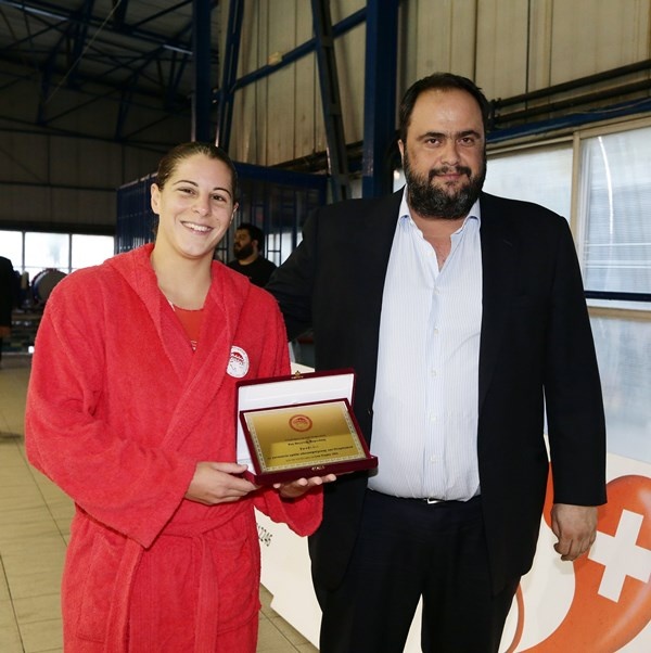 Ολυμπιακός: Θεαματική η απονομή στους πρωταθλητές (photos)