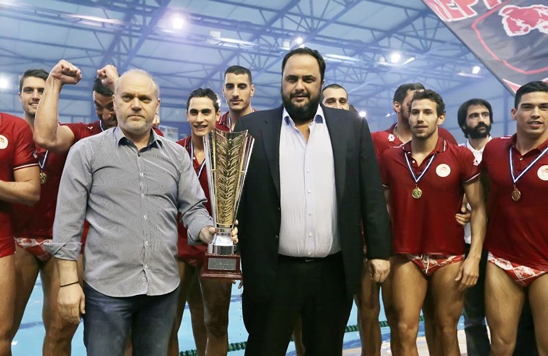 Ολυμπιακός: Θεαματική η απονομή στους πρωταθλητές (photos)