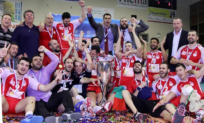 Ολυμπιακός: Η απονομή της κούπας (photos)