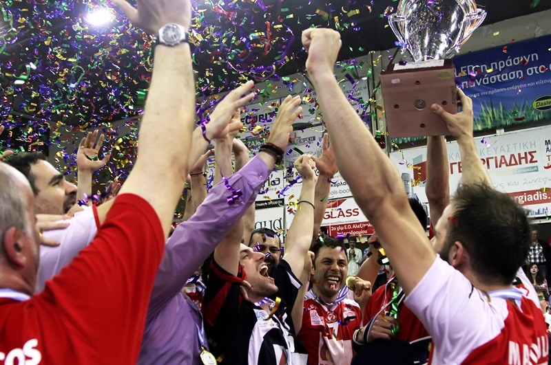 Ολυμπιακός: Η απονομή της κούπας (photos)