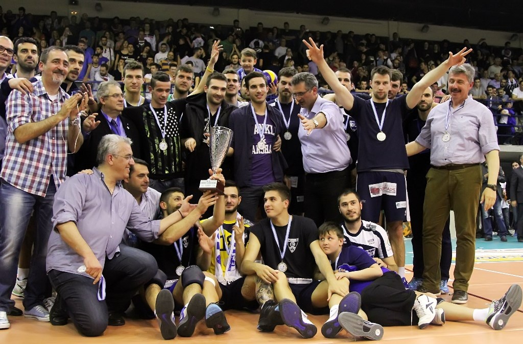 Ολυμπιακός: Η απονομή της κούπας (photos)