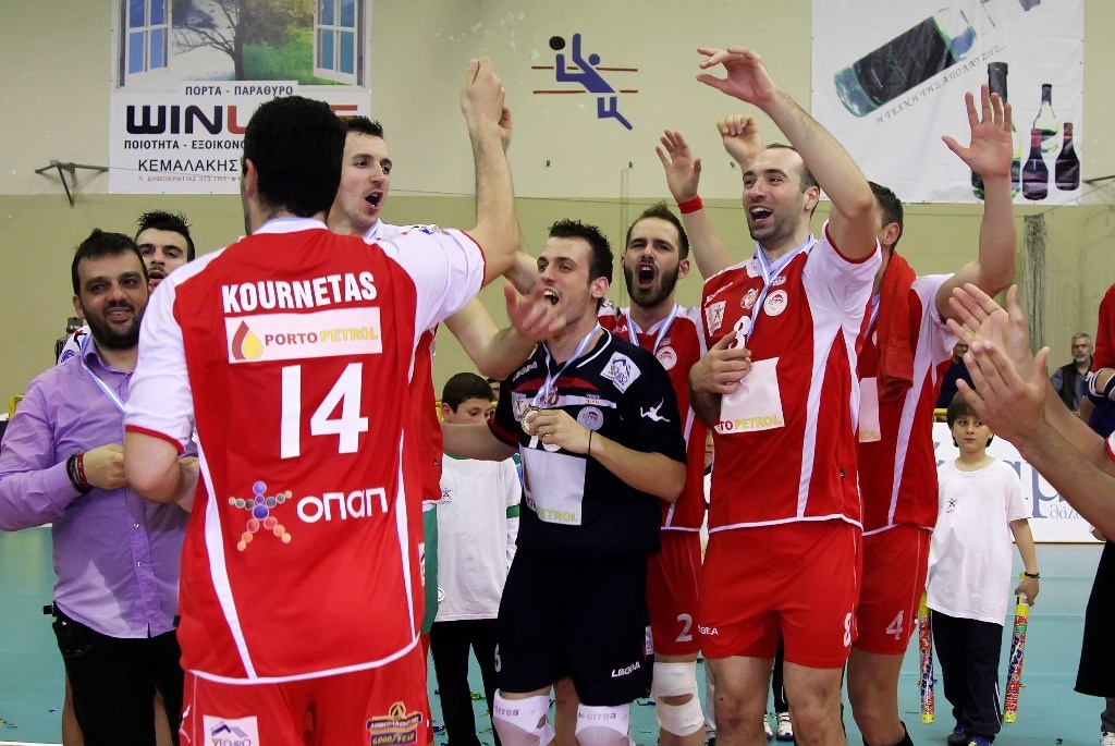 Ολυμπιακός: Η απονομή της κούπας (photos)