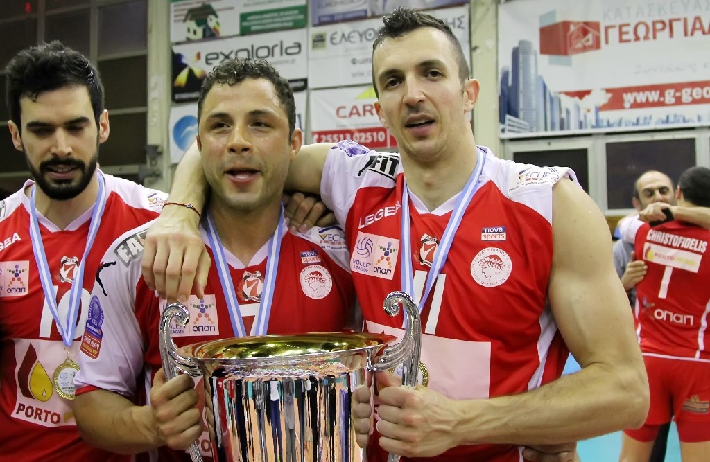 Ολυμπιακός: Η απονομή της κούπας (photos)