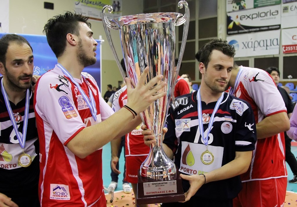 Ολυμπιακός: Η απονομή της κούπας (photos)