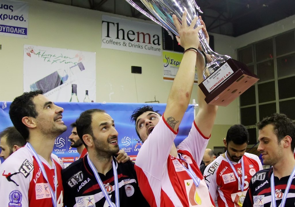 Ολυμπιακός: Η απονομή της κούπας (photos)