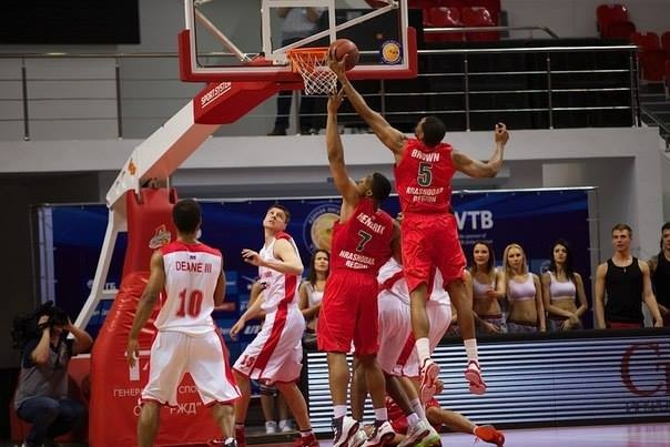 Λοκομοτίβ Κουμπάν: Πέρασε και παίζει με ΤΣΣΚΑ (photos)