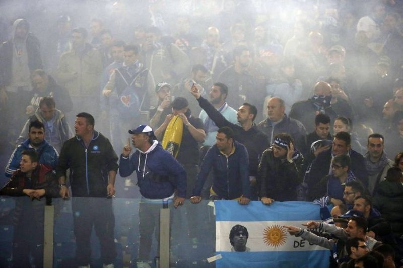 Φιορεντίνα-Νάπολι: Ένταση και μέσα στο γήπεδο (photos)