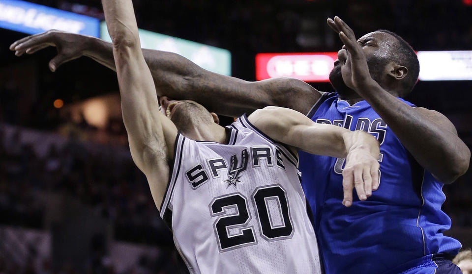 Σπερς -  Μάβερικς: Ο Πάρκερ «καθάρισε» τον Νοβίτσκι (photos+videos)