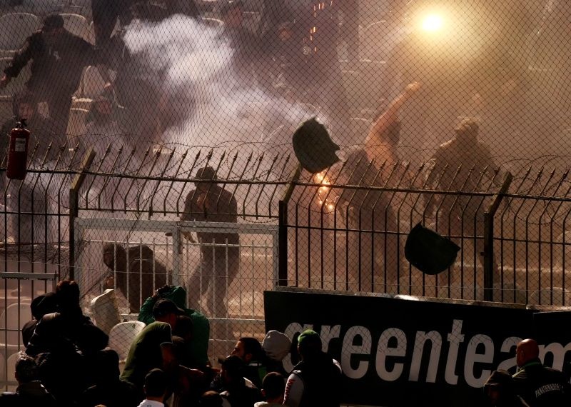 Παναθηναϊκός-ΠΑΟΚ: Το χρονικό των επεισοδίων στη Λεωφόρο (videos+photos)