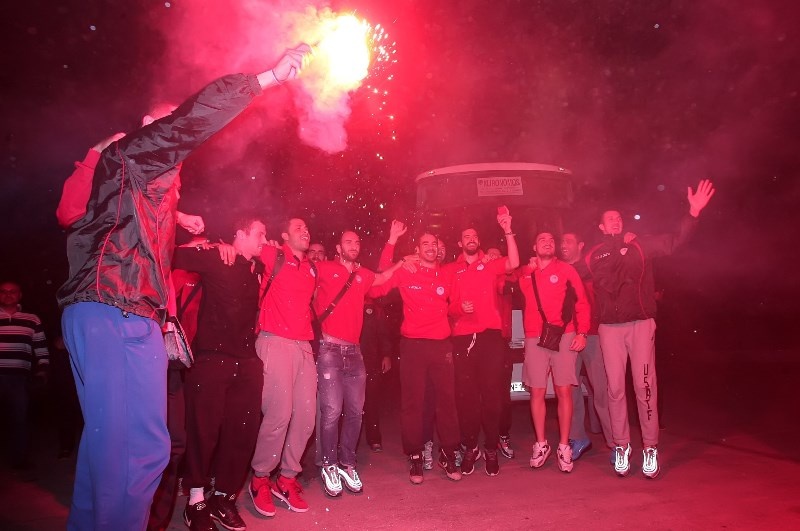 Ολυμπιακός: Χαμός στην υποδοχή στου Ρέντη (photos)