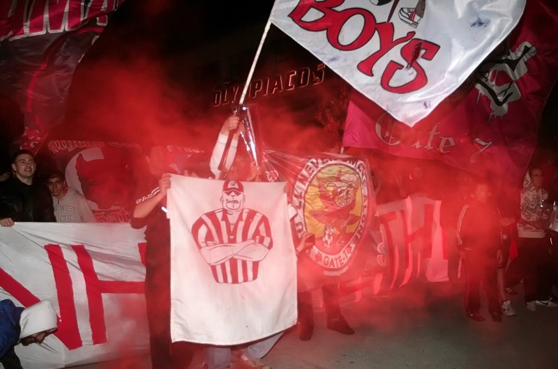 Ολυμπιακός: Χαμός στην υποδοχή στου Ρέντη (photos)