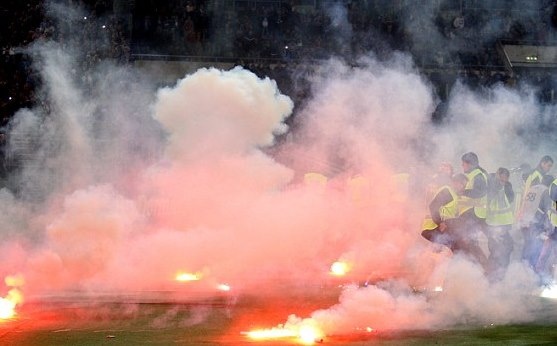 Ο ξένος Τύπος στο Onsports: «Θάνατος, η λύση της βίας στην Ελλάδα» (photos+videos)