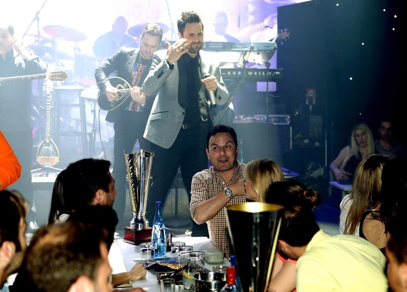 Ολυμπιακός: Το γλέντι στα μπουζούκια (photos)