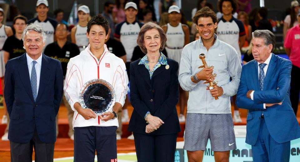 Ράφα Ναδάλ: Το σήκωσε μέσα στο... σπίτι του (photos+videos)