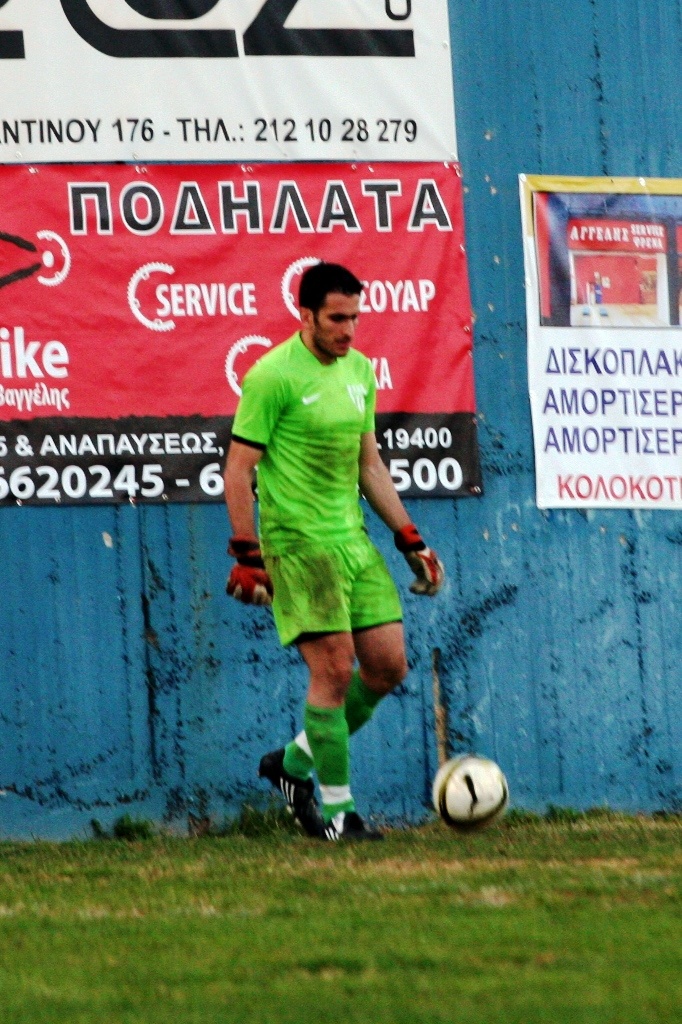 Κώστας Ιντζόγλου: Τερματοφύλακας με... χειρουργικά γάντια (photos+video)
