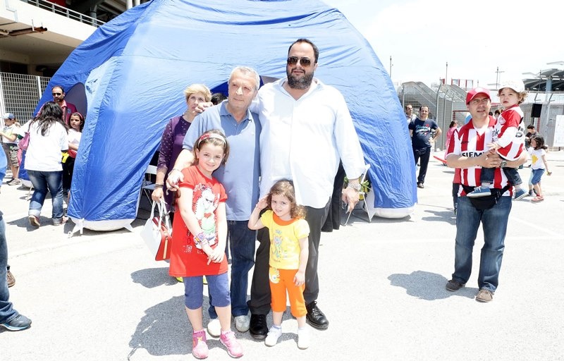 Μαρινάκης: Δίπλα στα παιδιά του Πειραιά (photos)