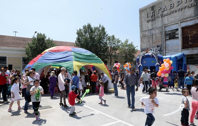 Μαρινάκης: Δίπλα στα παιδιά του Πειραιά (photos)
