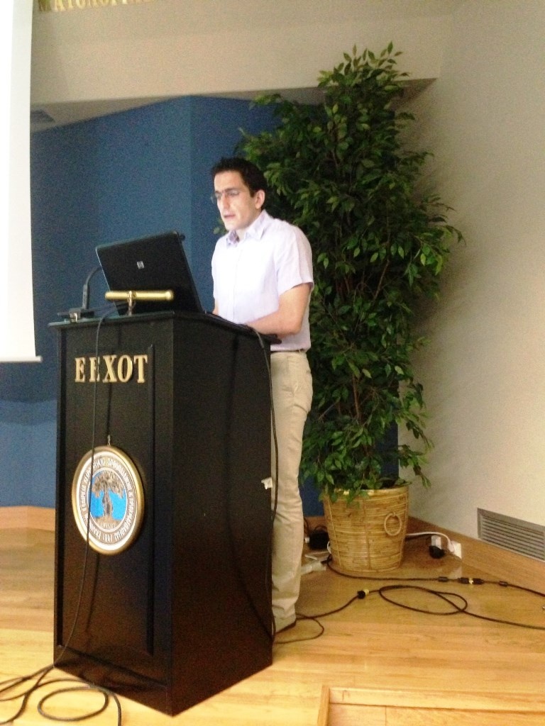 Κώστας Ιντζόγλου: Τερματοφύλακας με... χειρουργικά γάντια (photos+video)
